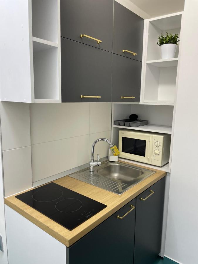 Metropole Apartments Studio City Bukarest Exteriör bild