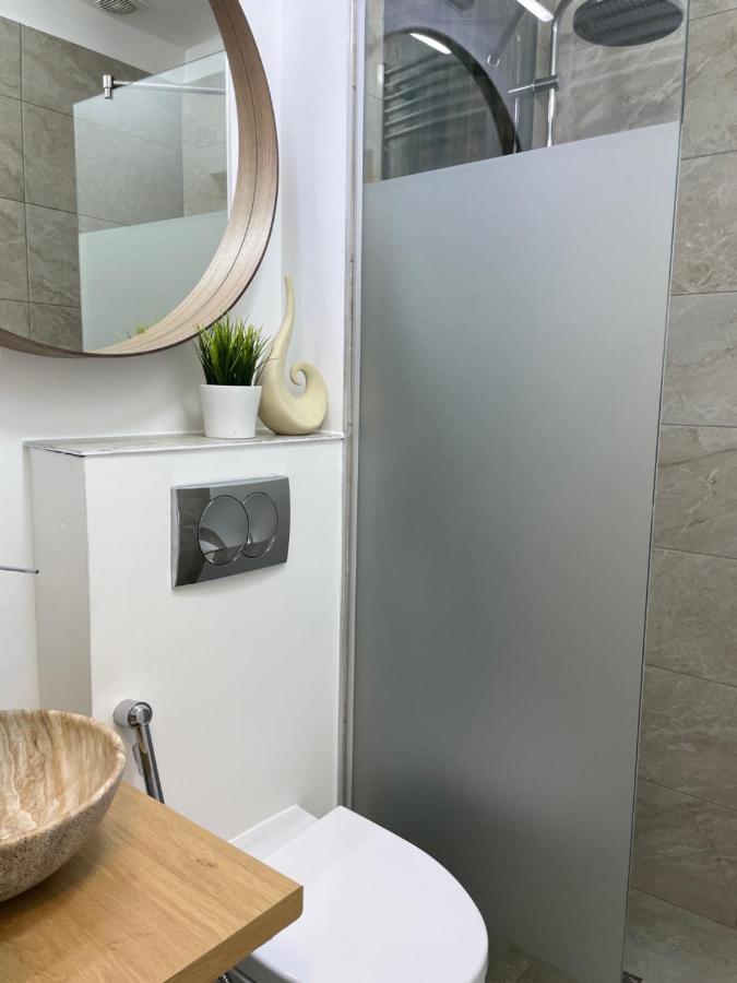 Metropole Apartments Studio City Bukarest Exteriör bild