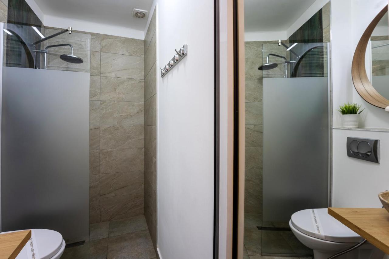Metropole Apartments Studio City Bukarest Exteriör bild